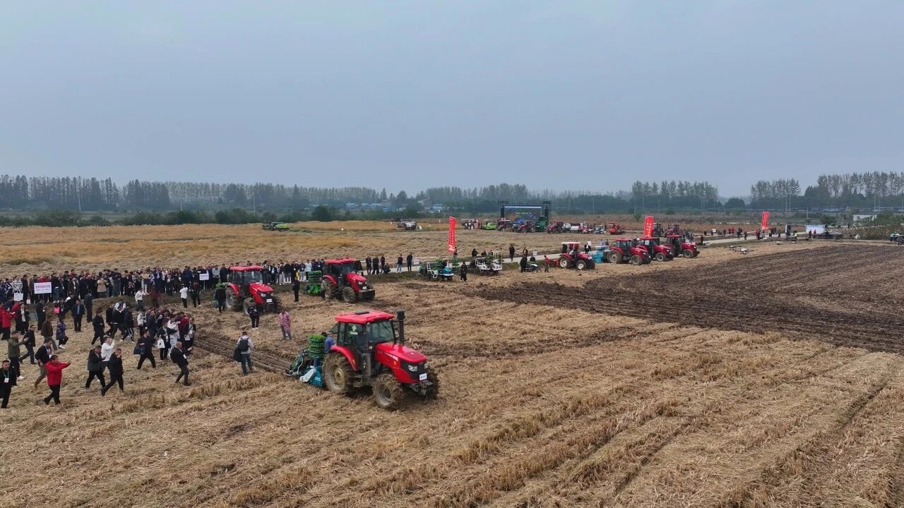 智慧賦能丨中國(guó)一拖展示糧油經(jīng)整體解決方案