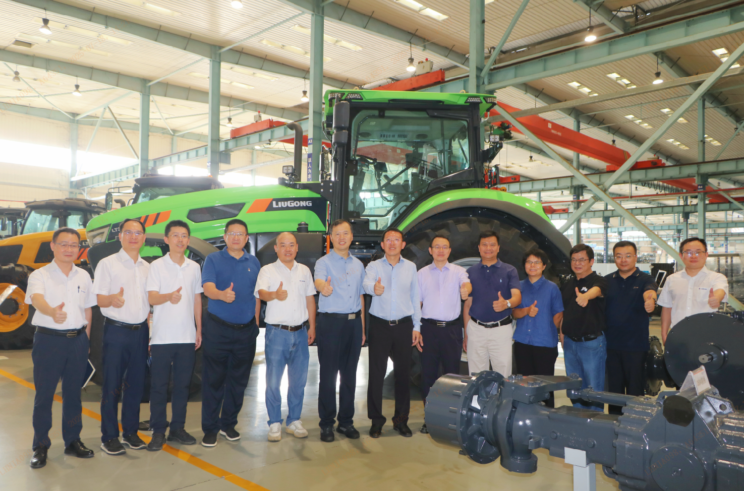 農(nóng)業(yè)農(nóng)村部調(diào)研組到訪(fǎng)柳工農(nóng)機(jī)，點(diǎn)贊混合動(dòng)力技術(shù)創(chuàng)新，見(jiàn)證智能化轉(zhuǎn)型成果