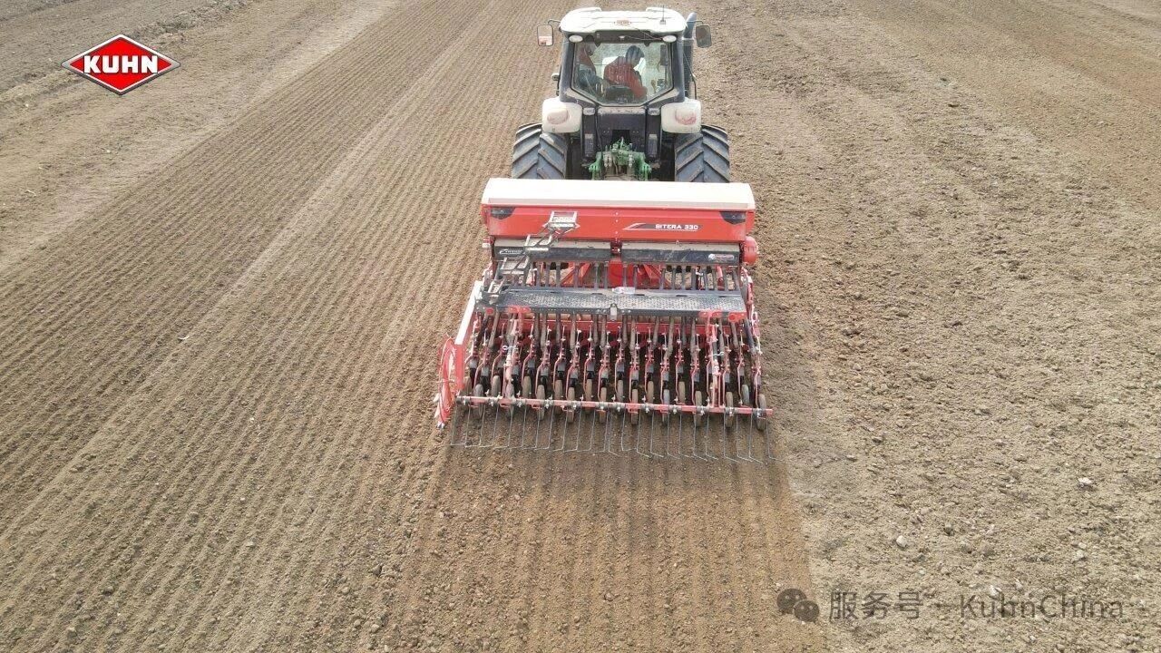 库恩复合式播种机演示会现场圈粉