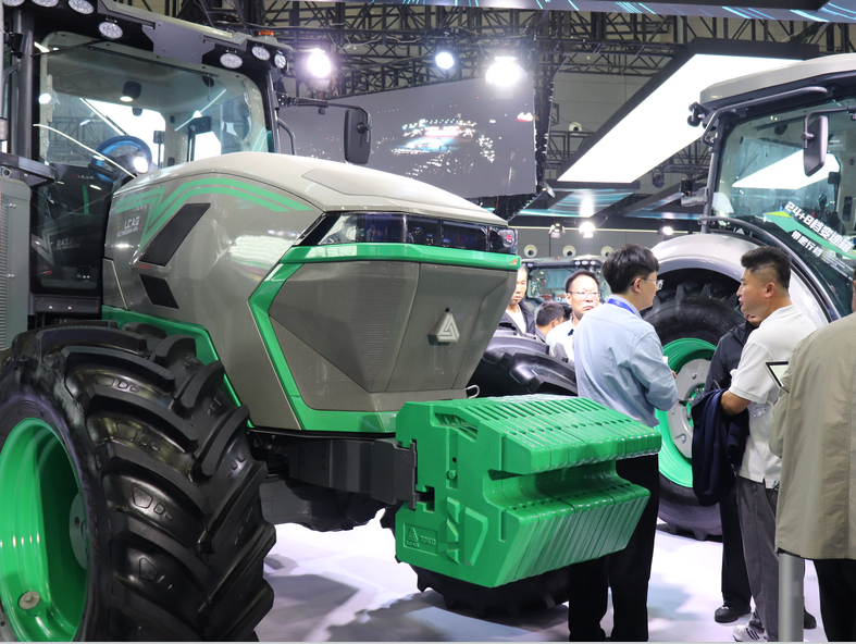 安徽省农机装备三年计划：重点研制400马力及以上混合动力拖拉机、大豆玉米智能电驱播种机等bob体b体育软件