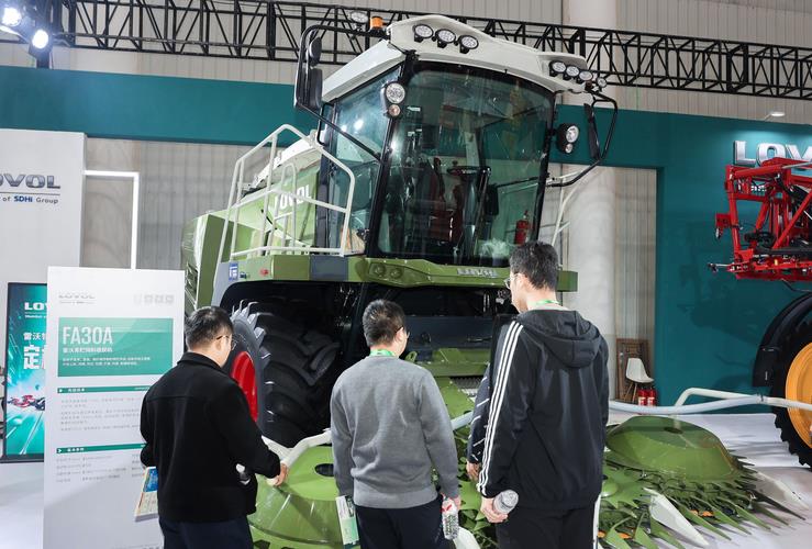 山東省聯(lián)合收割機(jī)、插秧機(jī)跨區(qū)作業(yè)持“作業(yè)證”可免高速通行費(fèi)！